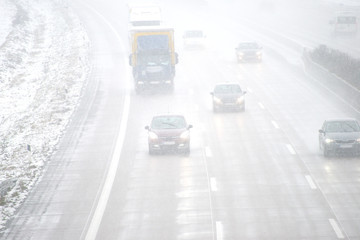 Obraz premium Autobahn im Winter