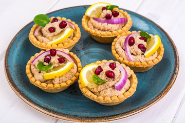Snack tartlets with meat pie