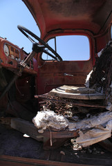 Fototapeta premium Abandoned car in Death Valley, California
