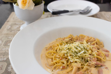 Spaghetti Carbonara on bowl