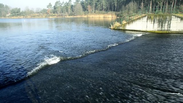 Wiosna nad wodą