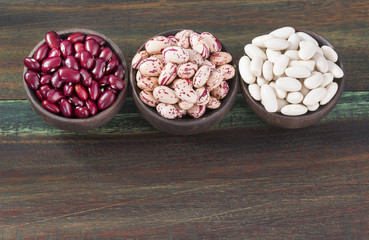 Different varieties of raw beans 