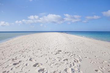 пустой пляж в открытом море