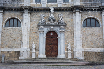 Basilica di Santa Maria Assunta in Gandino (BG) , portale di ingresso