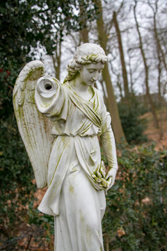 Engel mit einem Arm