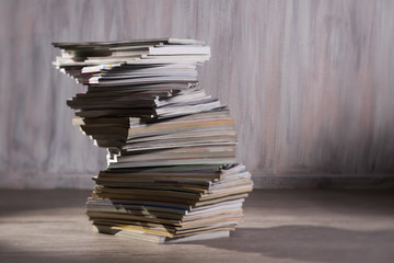 Bale logs, waste paper. Literature. Knowledge.