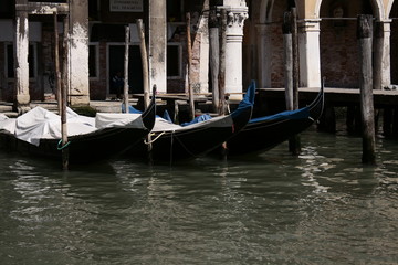 Fototapeta na wymiar View of Venice life