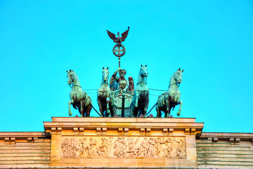 Quadriga on top of the Brandenburger tor © andreykr