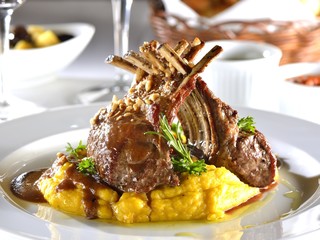 Pair of lamb racks with mashed mandioquinha