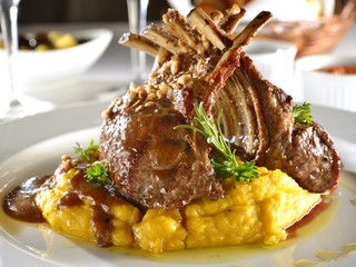 Pair of lamb racks with mashed mandioquinha
