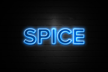 Obraz premium Spice neon Sign on brickwall