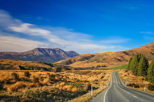 Beautiful road through New Zealand South Island