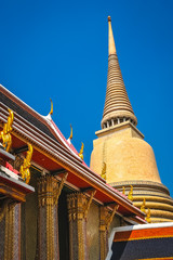 Fototapeta premium Golden Stupa in the Grand Palace in Bangkok