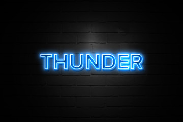 Obraz premium Thunder neon Sign on brickwall