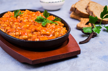 Stewed beans with vegetables