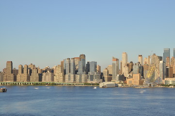 Fototapeta premium A Beautiful downtown manhattan skyline on the hudson river