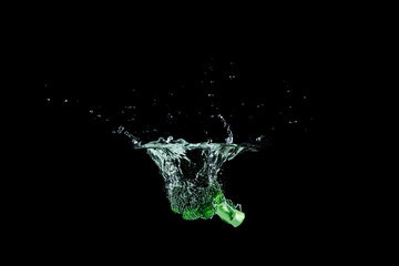 broccoli in water splash