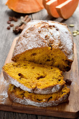 Pumpkin bread with raisin