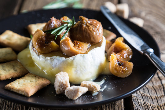 Baked Camembert with figs