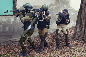 soldiers of the elite special purpose units