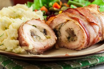 Chicken breast stuffed with champignon
