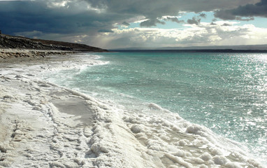 Mer Morte, dépot de sel sur le rivage, Jordanie