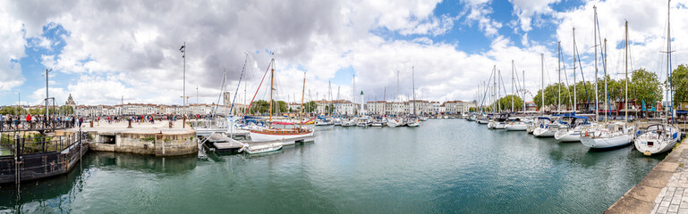 Fototapeta na wymiar Port de plaisance de La Rochelle (France)
