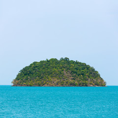 Fototapeta premium Uninhabited tropical island in Thailand