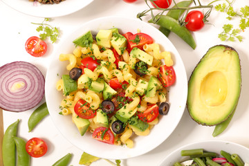 pasta salad with avocado and tomato