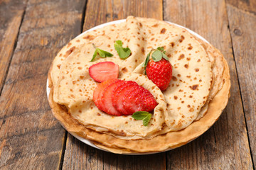 crepe and strawberry