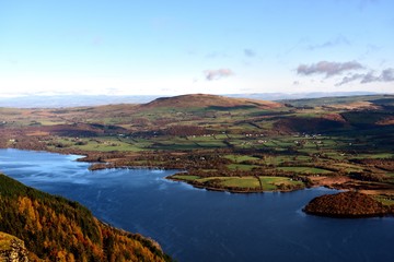 Obraz premium Sunlight on Binsey and Bassenthwaite