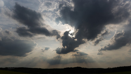 Grauer Bewölkter Himmel