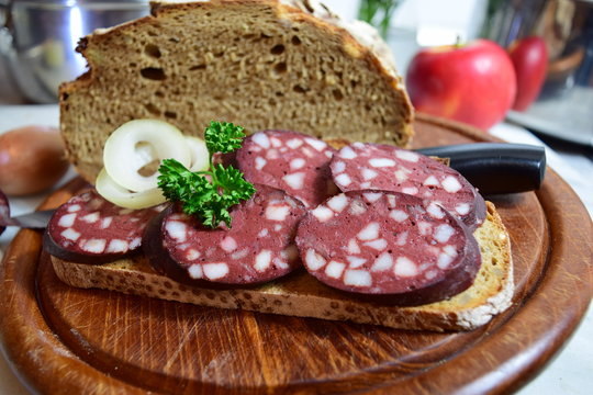 Brot mit Blutwurst