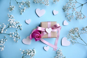 Grußkarte - Geschenk Päckchen mit Herzen - Pastell
