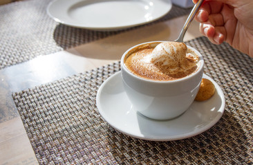  Coffee shop, coffee break