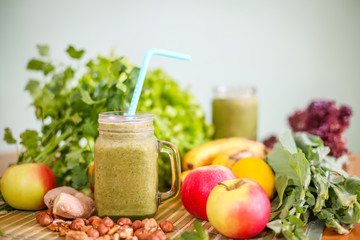 Fruit and vegetable green smoothie