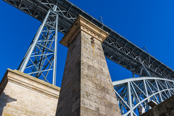 Fototapeta premium Pensil bridge next to Dom Lusi I bridge in Porto city, Portugal