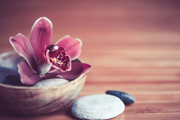 zen - fleur orchidée et pierres - obrazy, fototapety, plakaty
