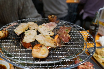 焼肉　もつ焼き　網焼き　　炭火焼　グルメ　美味しい