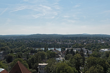 Obraz premium View from the wedding tower (Hochzeitsturm) over the Grosser Woog and the eastern Darmstadt