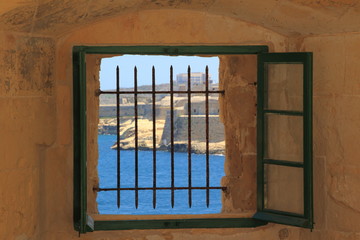 a lattice window