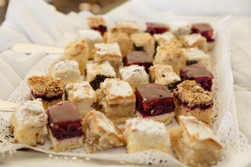 Kuchenplatte mit Blechkuchen