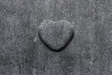 Stone heart carved into the tombstone