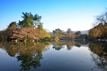 Fototapeta na wymiar Landscape of West lake in Hangzhou, China