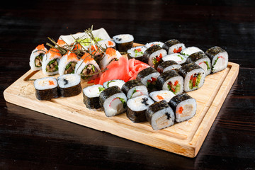 sushi rolls set