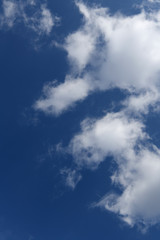  青空と雲「空想・雲のモンスターたち」三賢人、三兄弟、三銃士などのイメージ