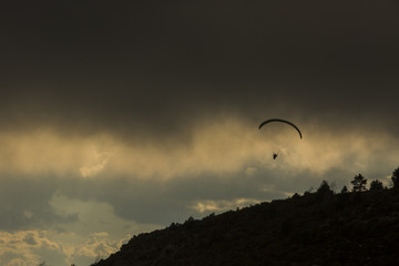 Molinos de viento entre tormentas