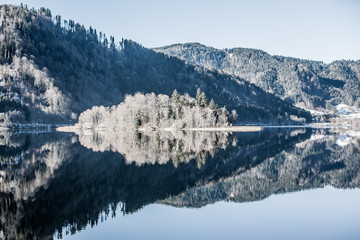 Bild vom Schliersee an einem schönen Wintertag