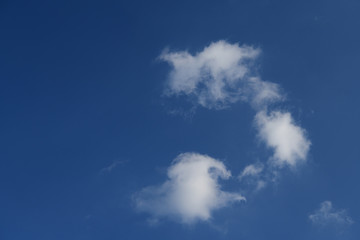 青空と雲「空想・雲のモンスターたち」疑問、何だろう、何！などのイメージ