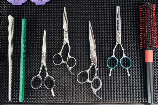 Mens hairdressing desktop with tools for shaving